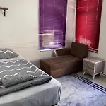아파트 Yellow House